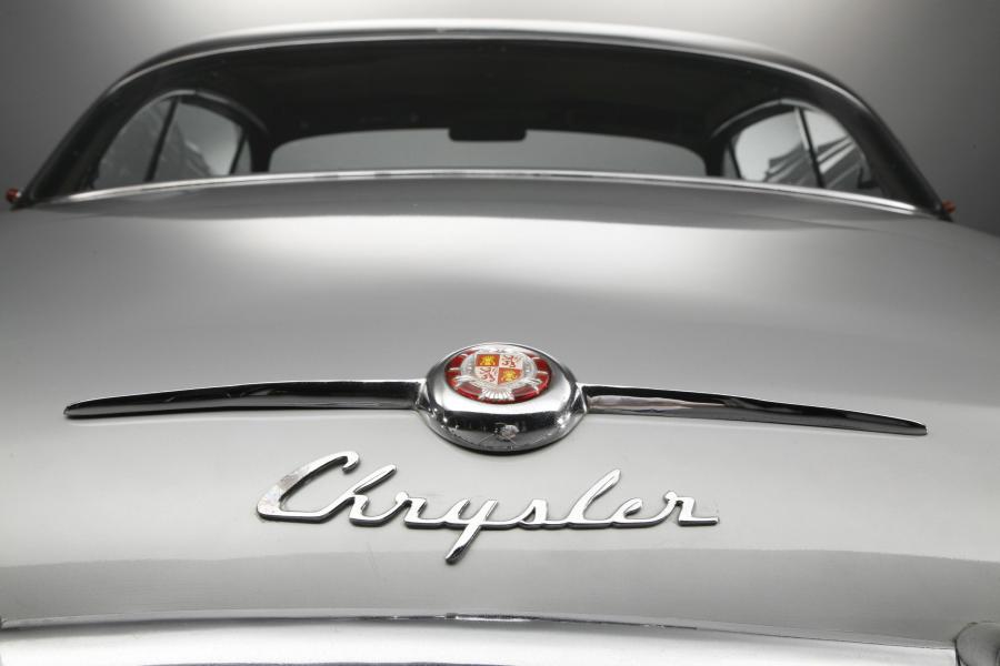 Логотип Chrysler Special 1953 года  (фото 3 из 66)